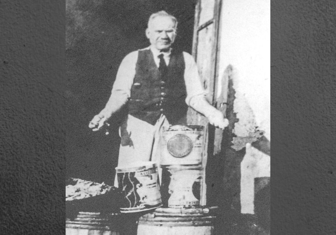 El bisabuelo, Ignacio Sanfilippo,.con las anchoas en tierras italianas.