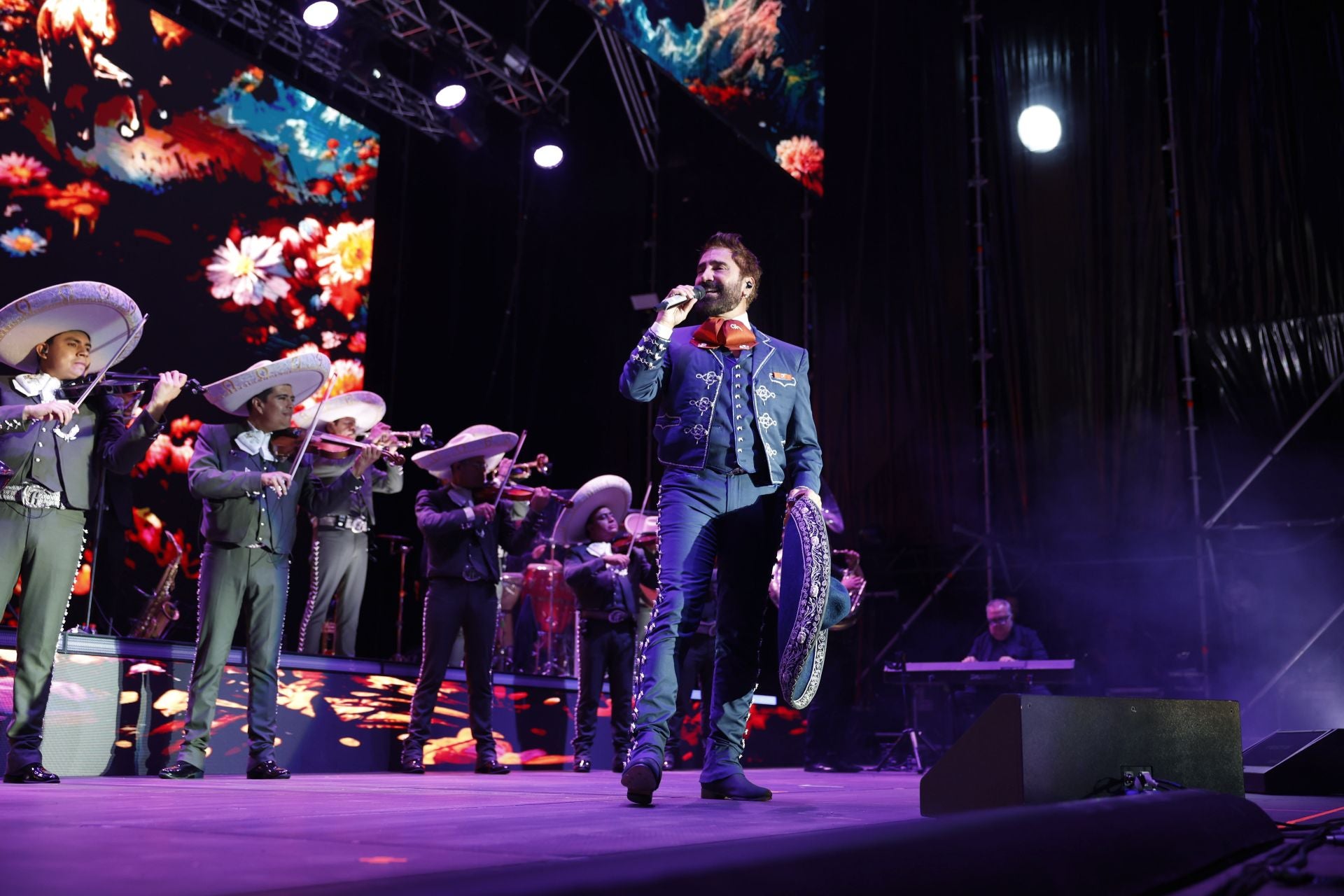 Las mejores imágenes del concierto de Alejandro Fernández en la Virgen del Mar