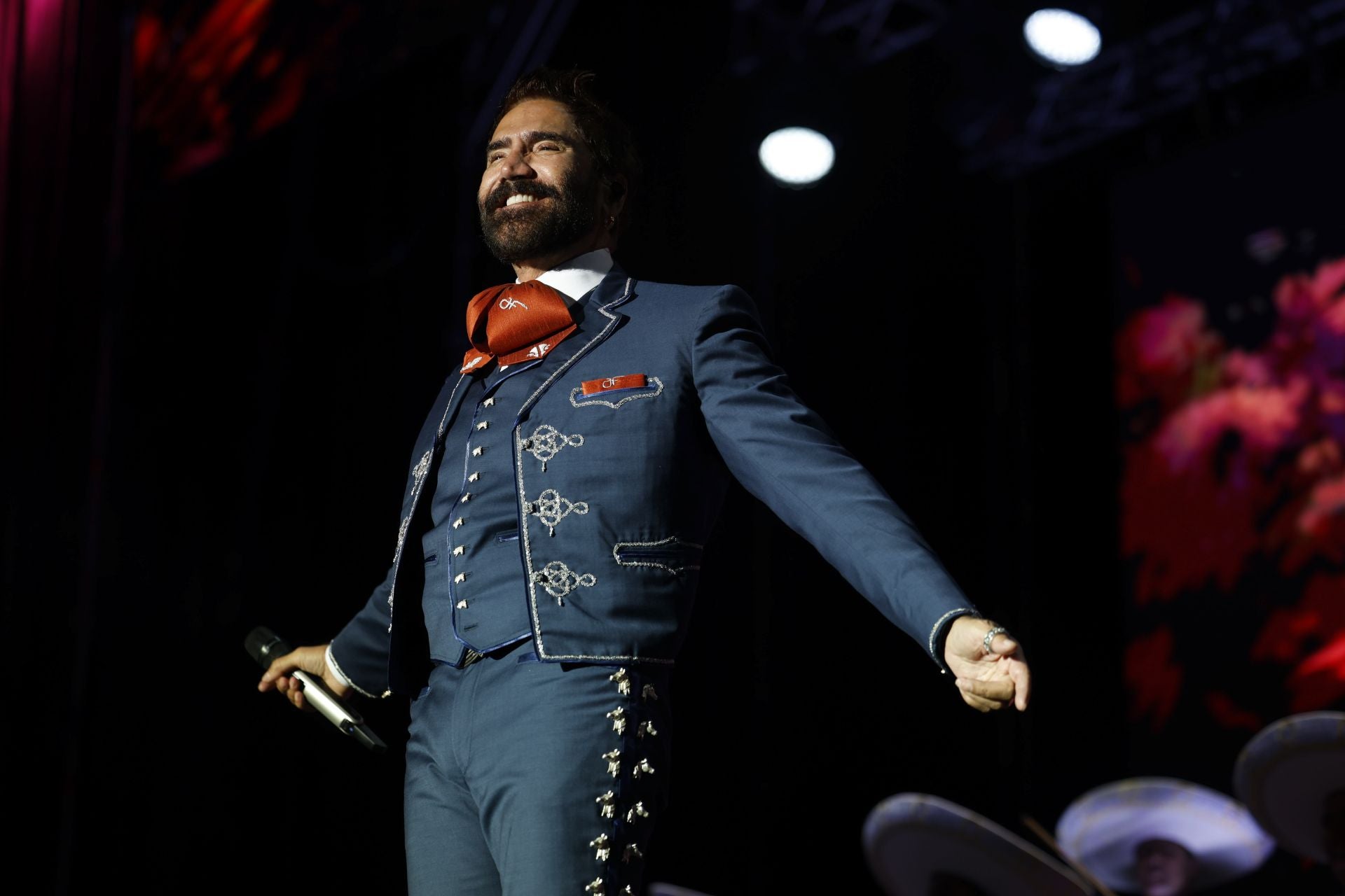 Las mejores imágenes del concierto de Alejandro Fernández en la Virgen del Mar