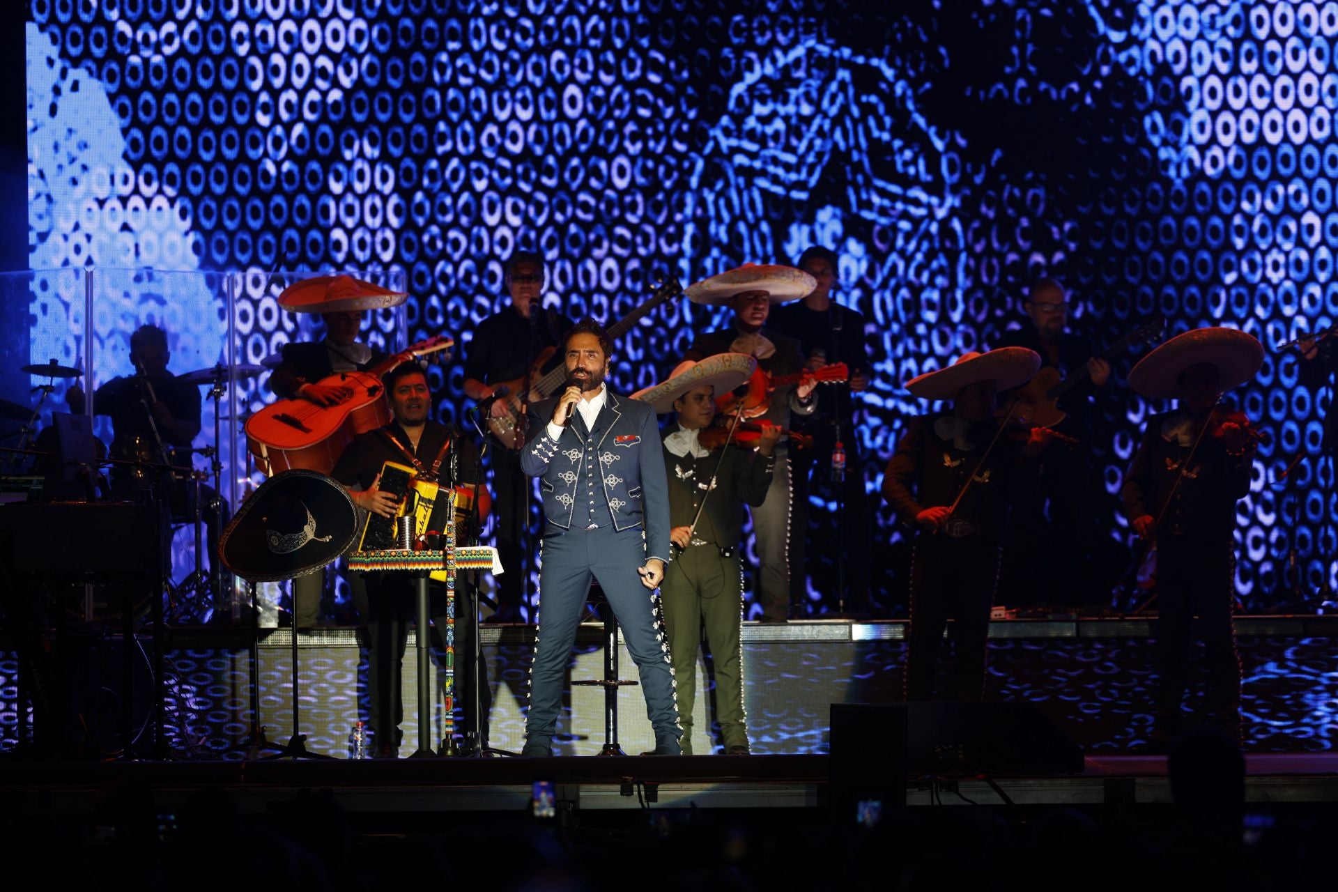 Las mejores imágenes del concierto de Alejandro Fernández en la Virgen del Mar