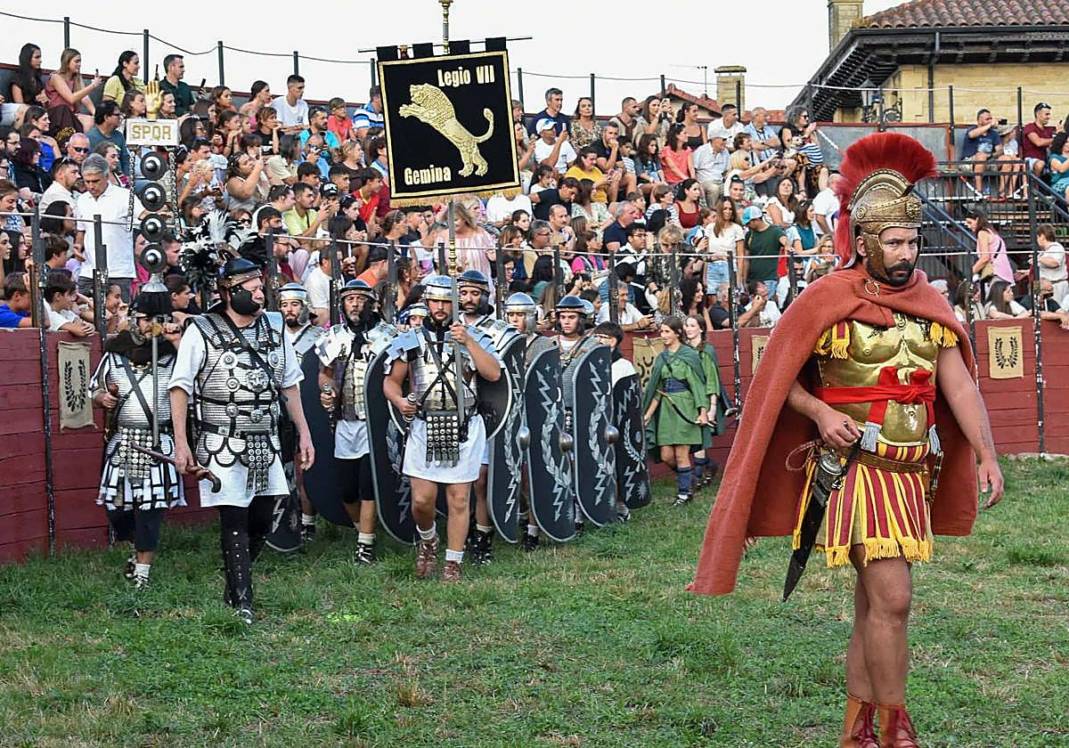 Cayo Antistio encabeza las legiones romanas durante la celebración de las Guerras Cántabras.