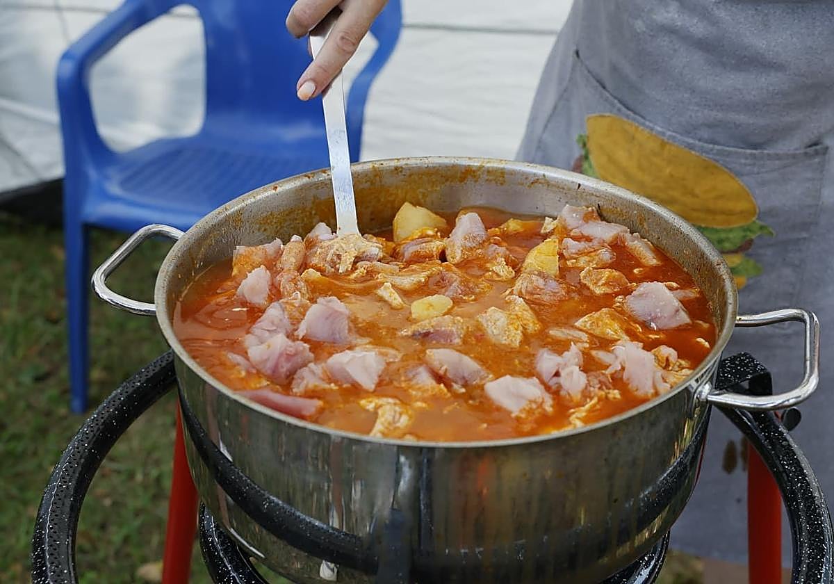 Imágenes del concurso de marmita de Colindres, de este domingo.