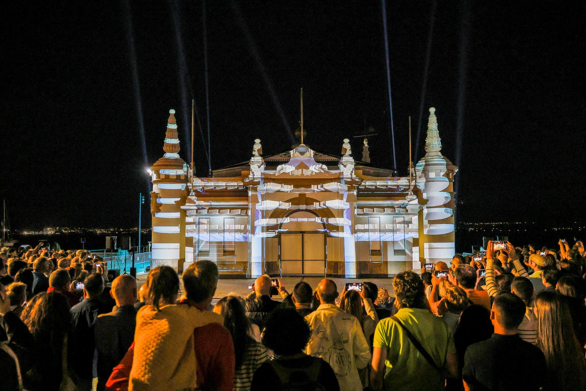Las fotos del espectáculo de luces del Palacete