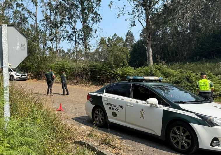 La Guardia Civil mantiene el operativo desplegado desde ayer.