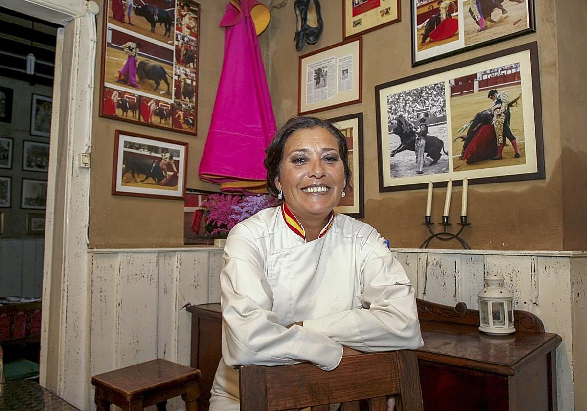 Luzma Mantecón, en su restaurante 'El Casino' de Treceño.