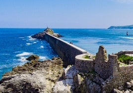 Dique oeste del puerto de San Vicente.