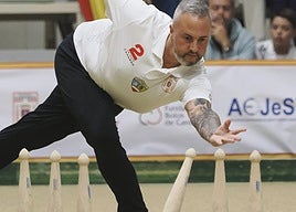 Carlos García, durante su tirada de ayer.