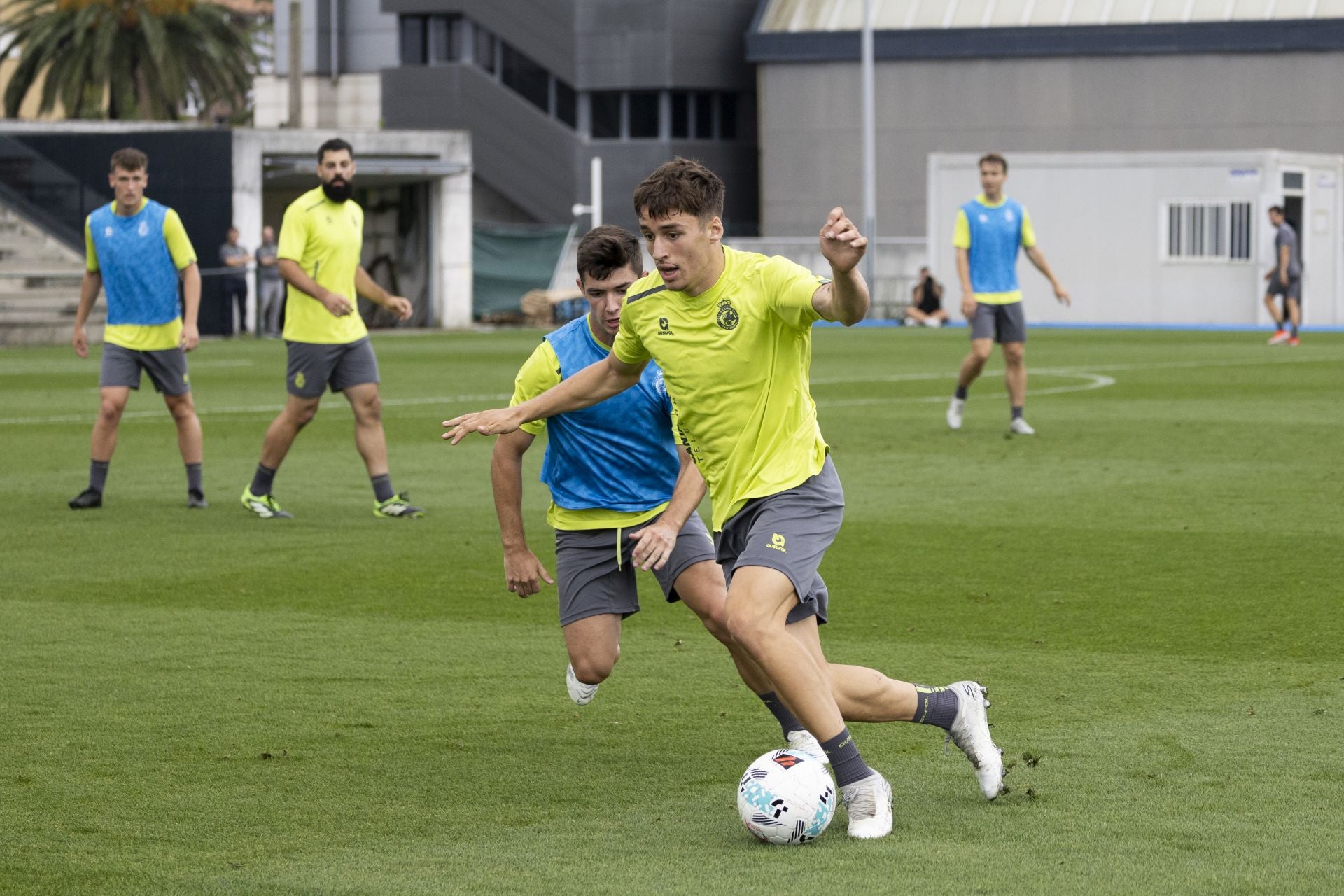 Jorge Salinas, marcado por Diego Díaz