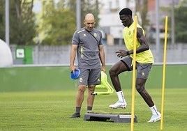 Maguette trabaja en solitario en La Albericia.