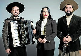 El Trío mezcla lo indígena guaraní y los antiguos cantos ibéricos a través de la nueva música gaucha brasileña.