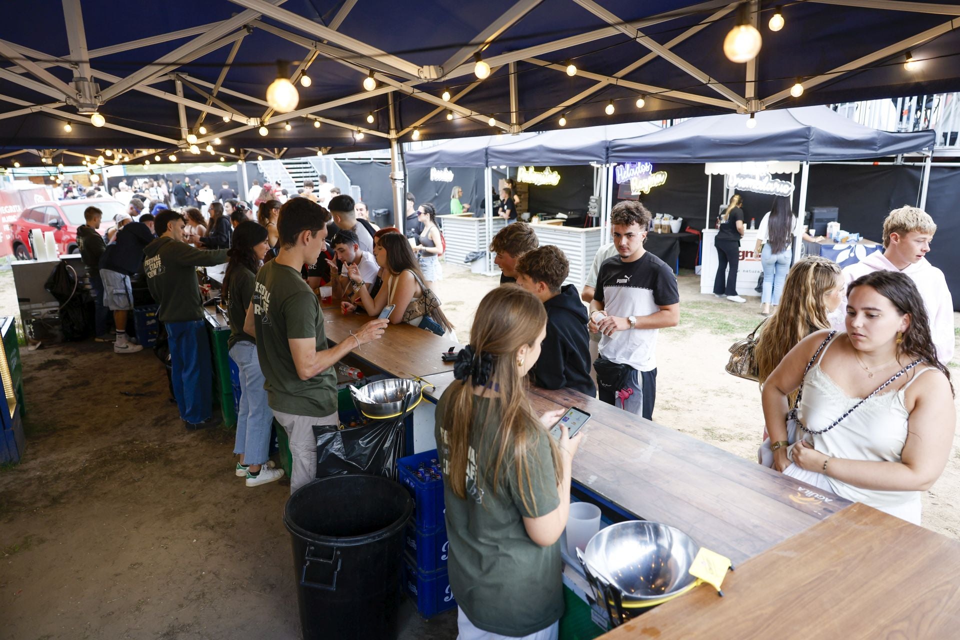 Zona de barra VIP del recinto.