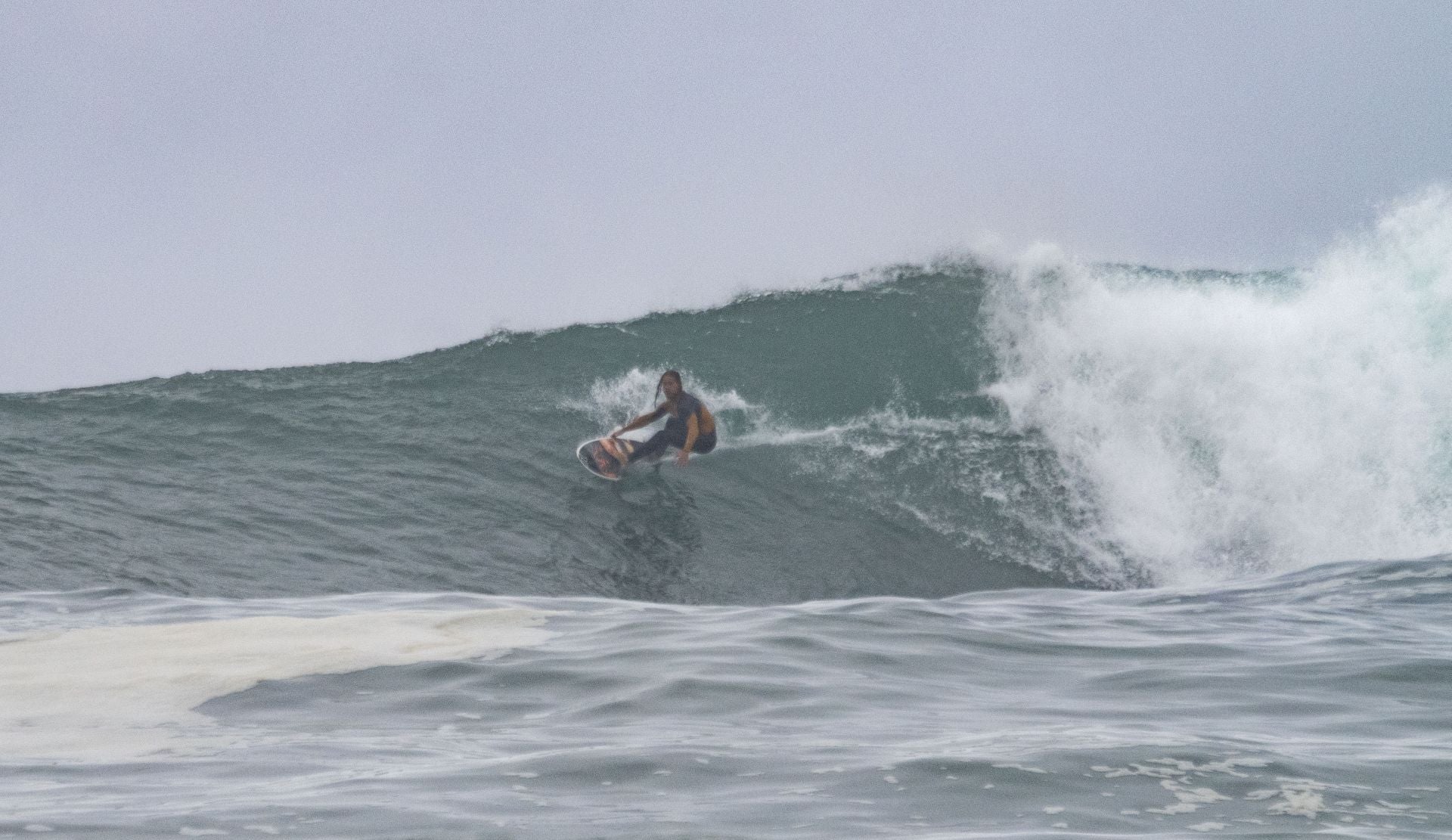 El huracán Erin se deja sentir con un impresionante oleaje en Cantabria