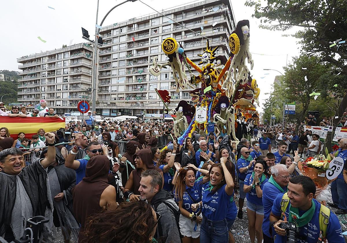 La Batalla de Flores de Laredo, en imágenes