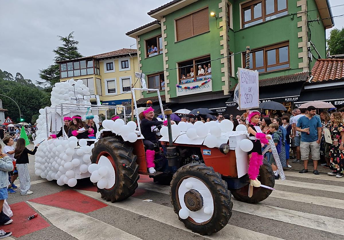 La carrozas fueron un constante derroche de humor.