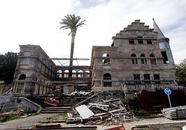 El Palacio Jaime del Amo en Suances, que está siendo remodelado como centro cultural.