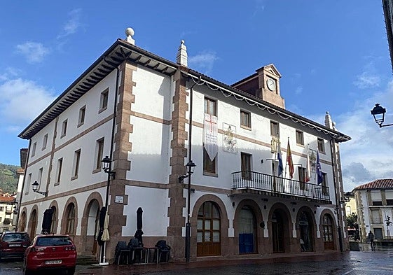 Ayuntamiento de Ampuero, uno de los afectados por la caída de cobertura.