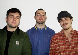 De izquierda a derecha, Eneko Arbea, Nicolás Alvear y Adrián Buenaga.