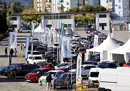 Feria del vehículo de ocasión en Torrelavega, en 2024.