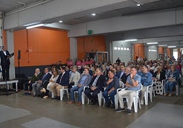 Celebración de la tradición misa en la Cofradía de Pescadores de Santoña.