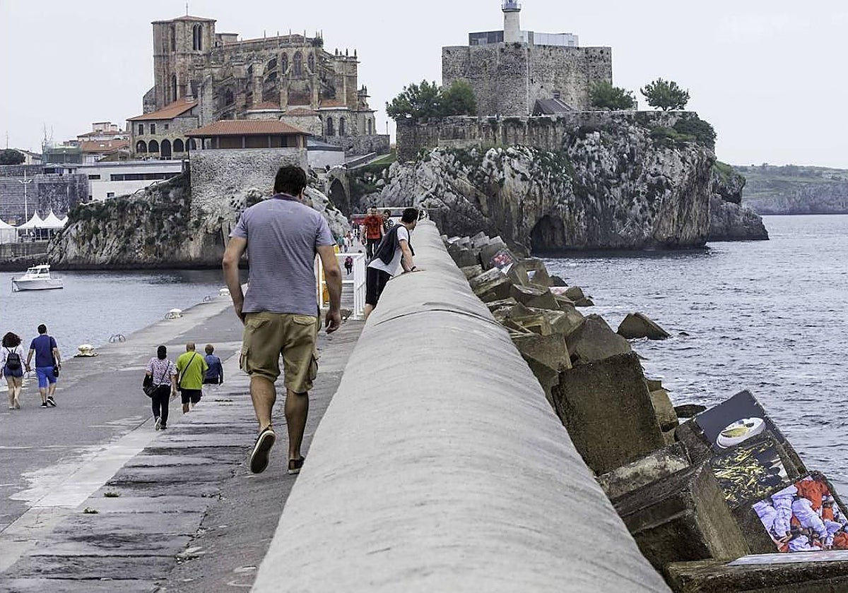 Rompeolas de Castro.