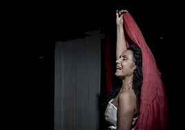 María Vidal en una escena del montaje de Ábrego.