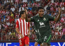 Jeremy celebra uno de sus goles en Almería.