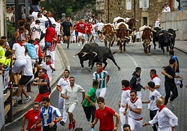 Limpio y veloz segundo encierro en Ampuero