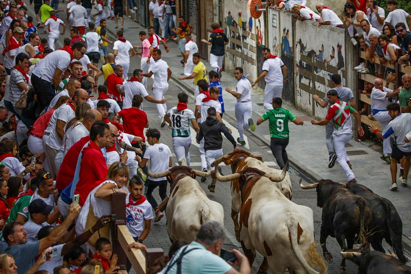 Tras superar el puente los cabestros tomaron la delantera.