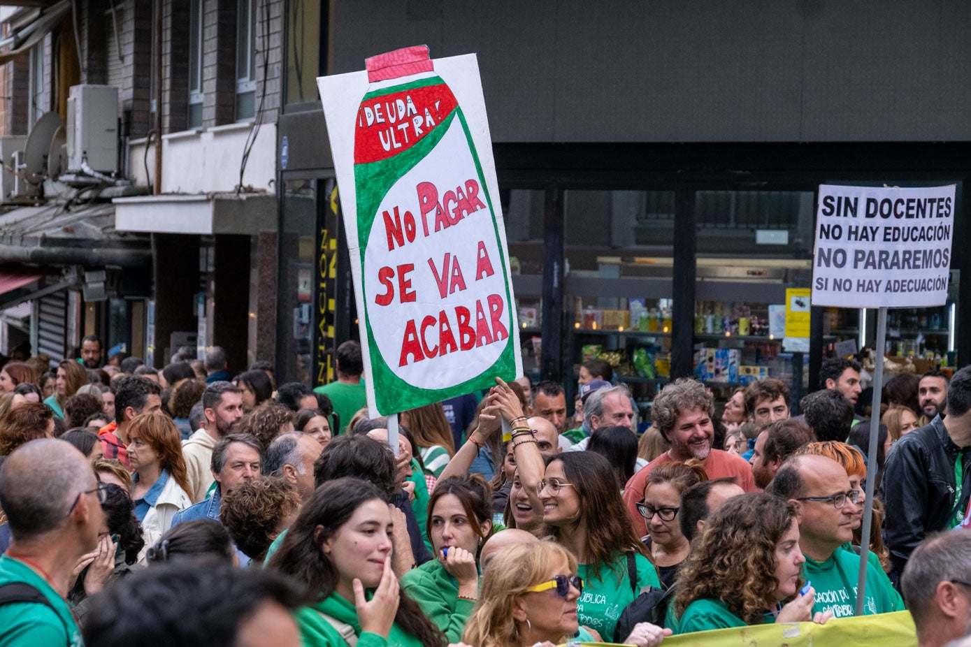 Entre los cánticos, destacaron los de índole económica, como esta pancarta y otros como «Silva, escucha, abre la hucha».