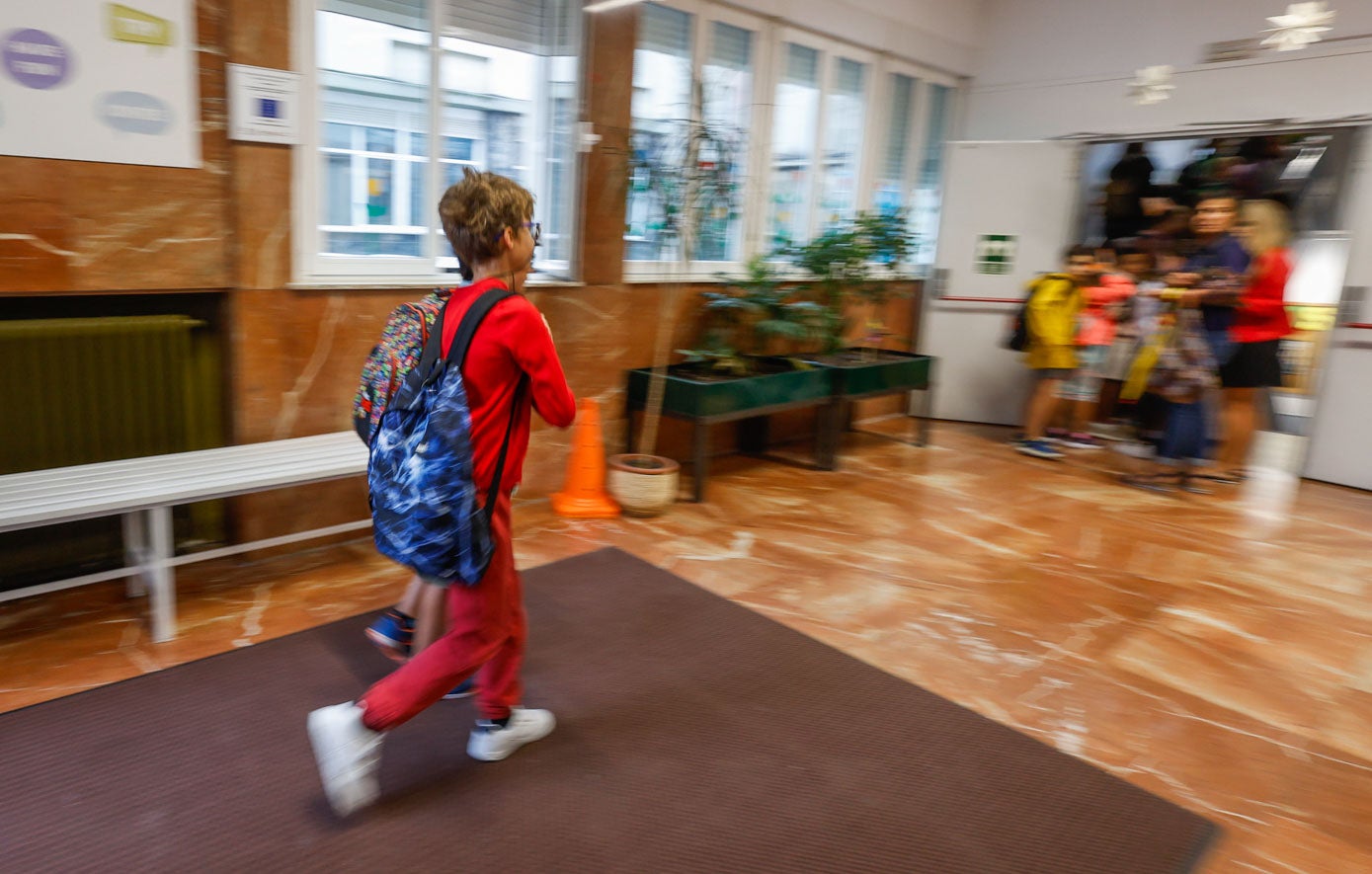 Los nervios por el inicio de curso estuvieron presentes antes de abrir sus puertas.