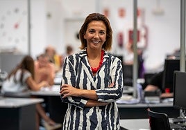 Lucía Casanueva en su visita a la redacción de El Diario Montañés en Santander.