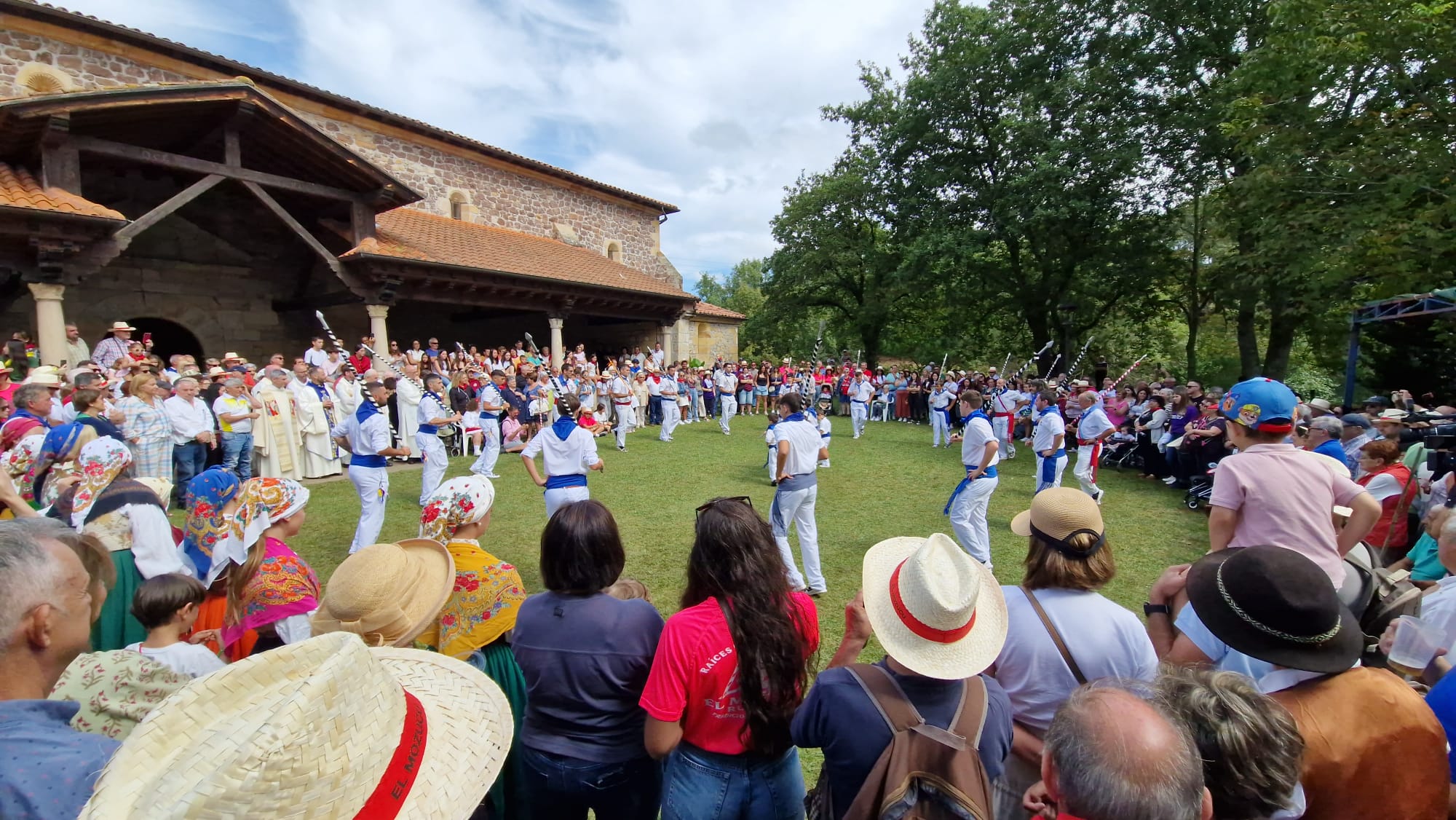 Ruiloba celebra cada 9 de septiembre desde hace dos siglos la fiesta de 'El Mozucu', declarada de Interés Turístico Regional en 2020. El origen de esta fiesta surgió tras una epidemia de fiebre amarilla que se inició en Cádiz en 1819, extendiéndose por diferentes puntos de España y que asoló la zona de Ruiloba con la vuelta a casa de un grupo de lugareños emigrados a Andalucía.