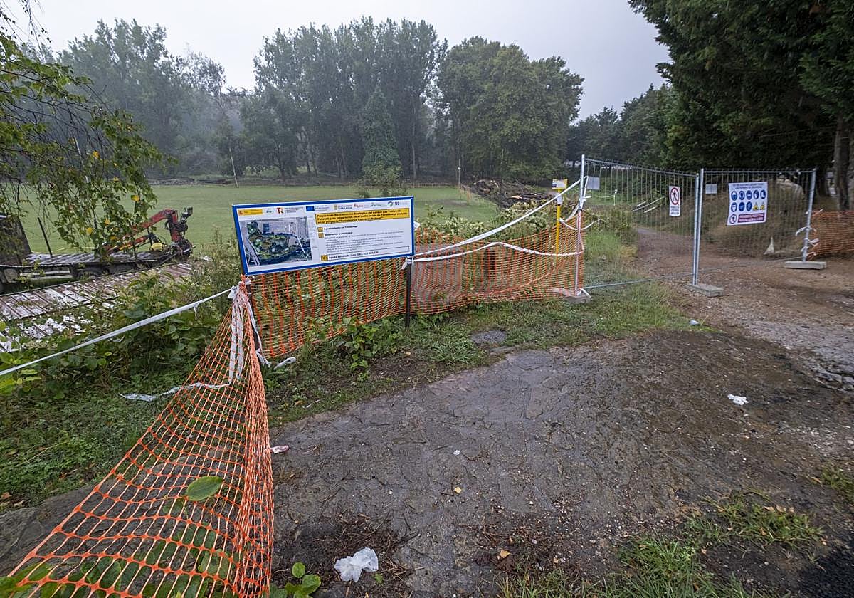 El acceso al parque de Las Tablas está ya vallado y así permanecerá durante los al menos seis meses de obras.