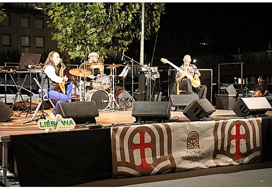 David Tavares, Marcio Rosa y André Prodossimo, durante su actuación