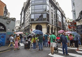 Concentración de docentes del sistema cántabro frente a la Consejería de Educación en Santander.