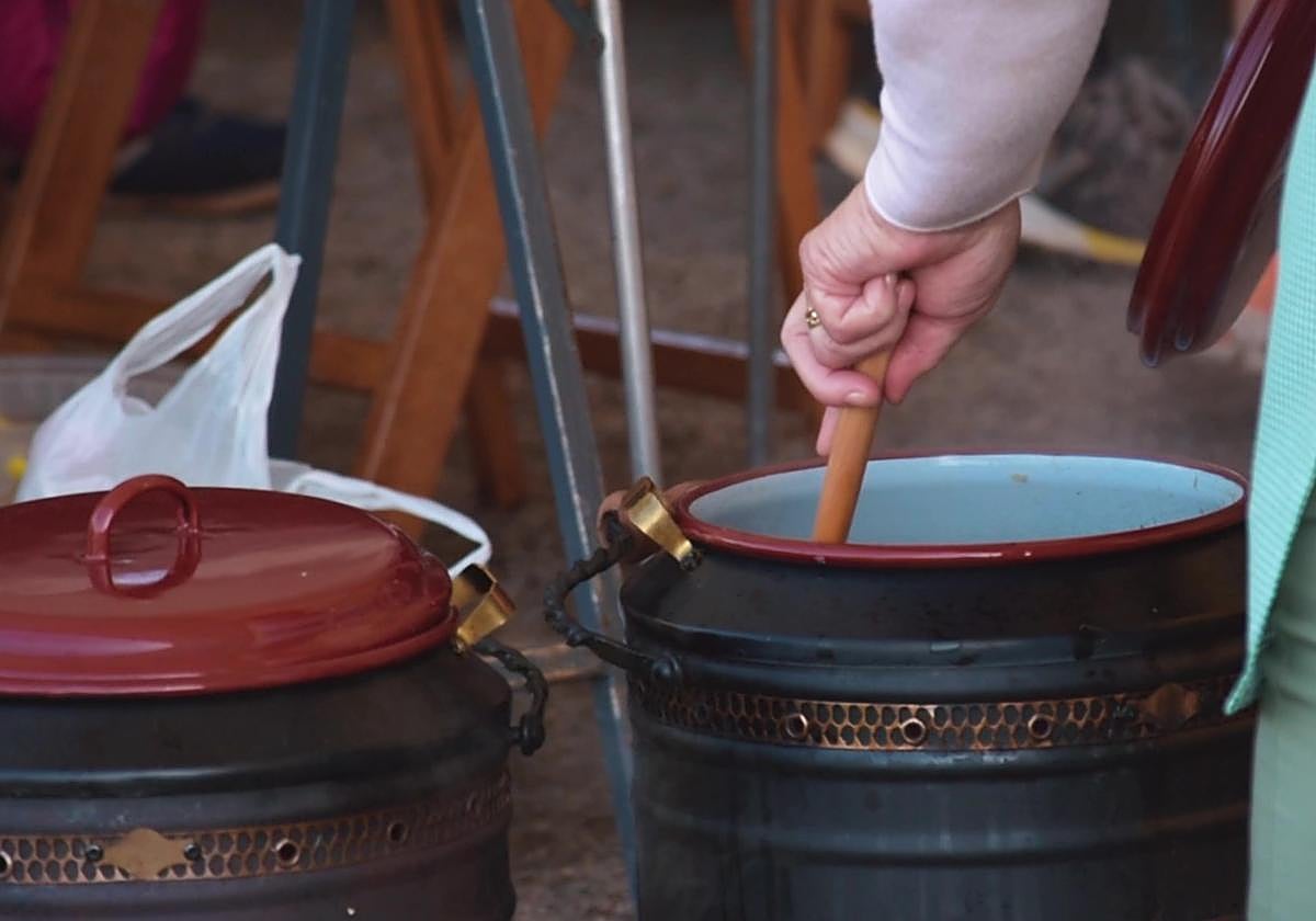 Unas de las ollas ferroviarias con las que se hace el popular guiso.