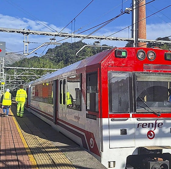 Viaje en tren Bilbao-Santander: Tres horas y media, dos averías con transbordos y un taxi