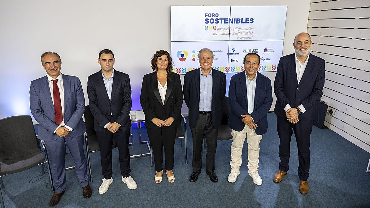 De izq. a dcha. Javier Puente, Mario Salcines, Encarnación Barba, Eduardo Arasti, Carlos Fernández y Roberto García.