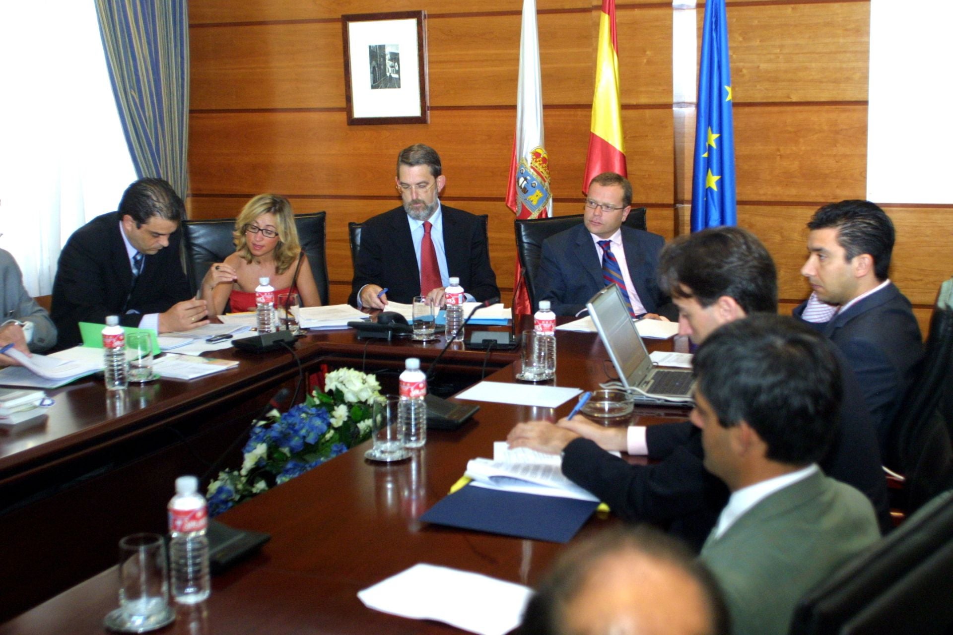 Junto al entonces consejero de Presidencia, Vicente Mediavilla, durante la revisión de las alegaciones al POL.