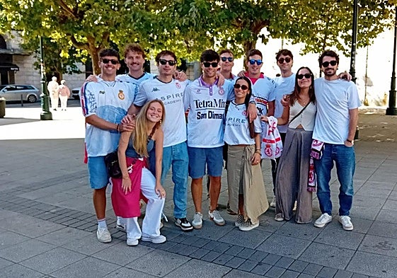 Aficionados de la Cultural, en Cañadío.