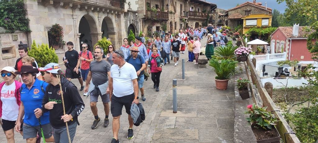 Fueron muchas las personas llegadas desde toda la cuenca del Besaya para unirse a la tradicional celebración.
