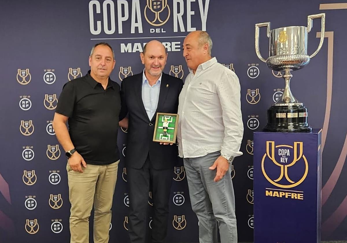 El presidente del Textil. en la Ciudad del Fútbol.