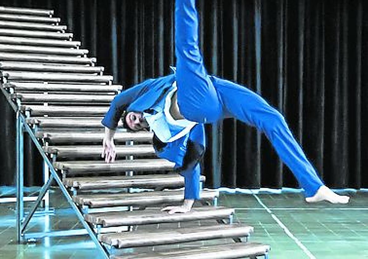 Circo contemporáneo con Ákri.