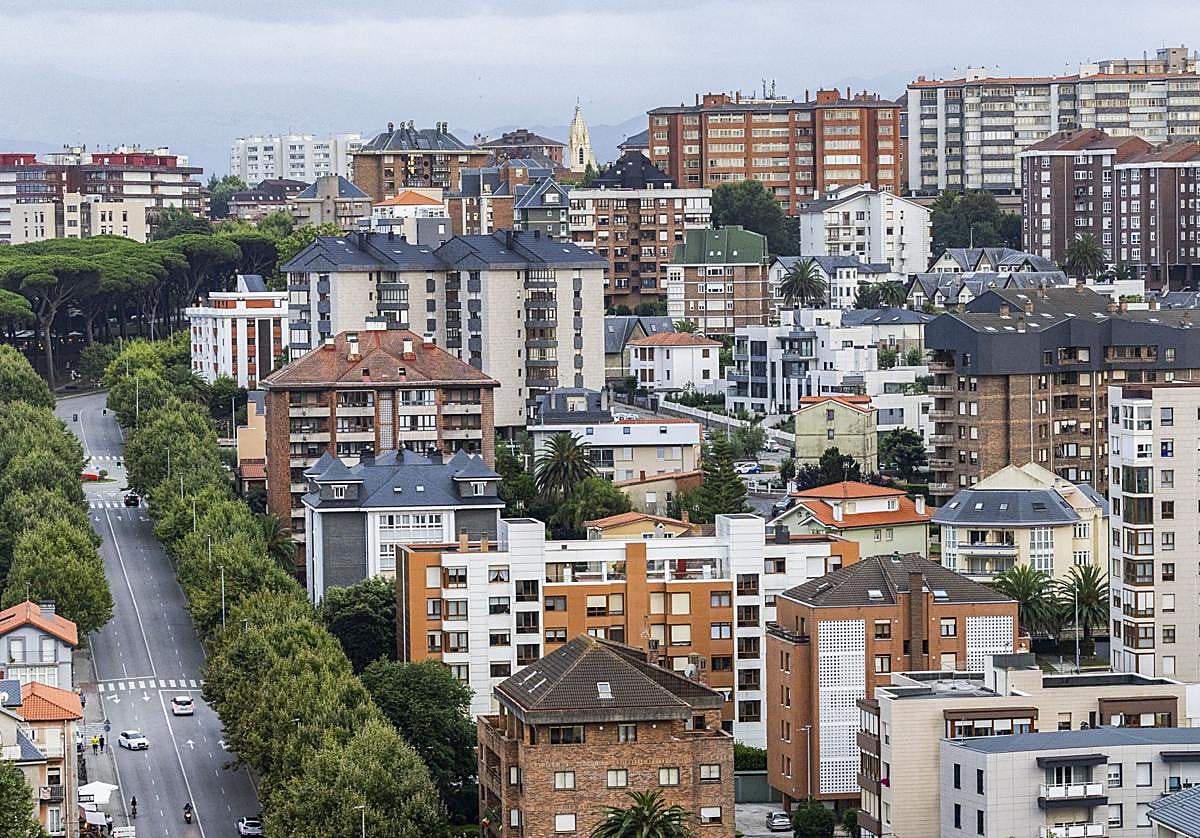 Vista de la zona de Los Pinares y la avenida de los Infantes (en la parte izquierda de la imagen), en Santander.