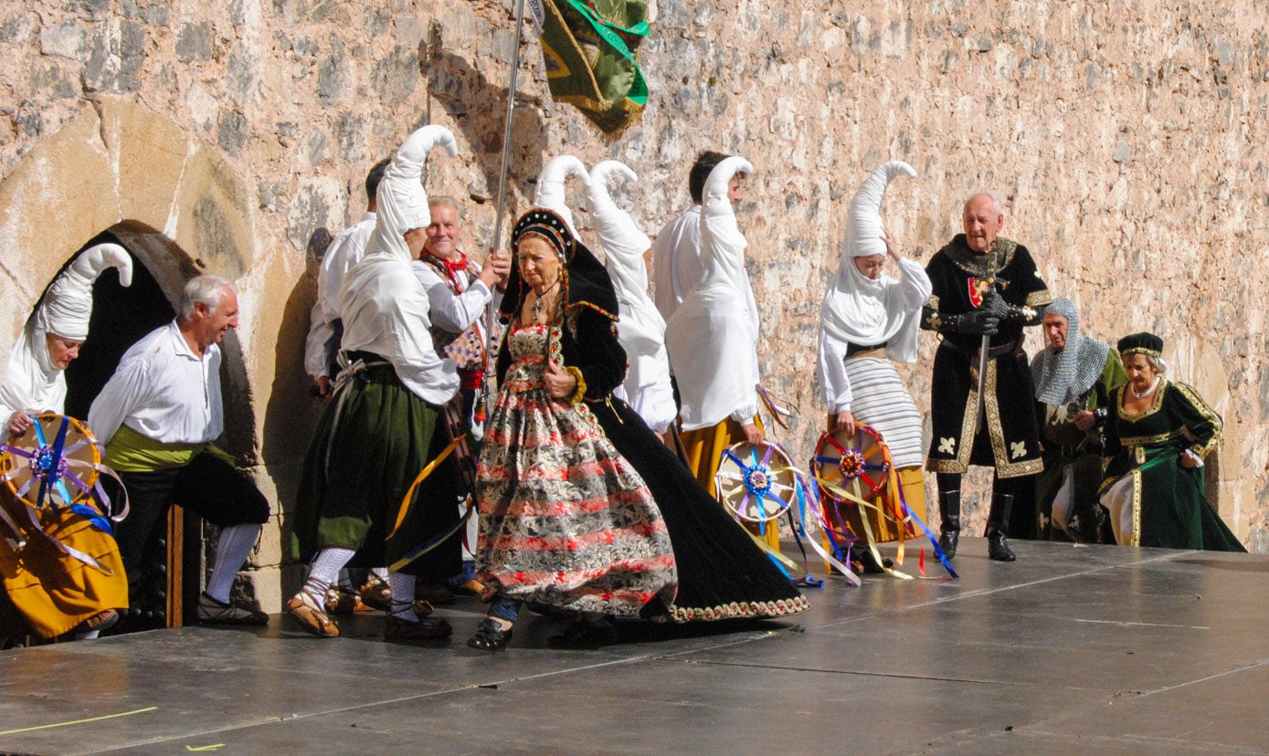 Representación de la primera llegada de Carlos I a Cantabria.