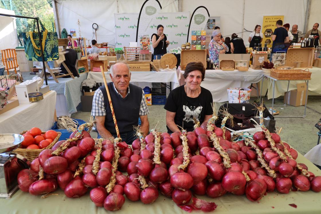 Las famosas cebollas de Bedoya no podían faltar a la cita de la miel.