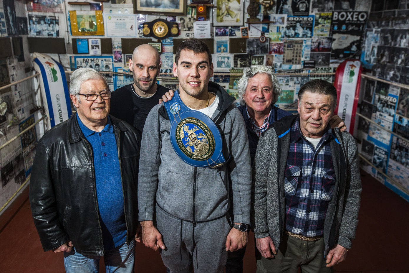 Junto a varios campeones y subcampeones cántabros de Europa: Torcida, Rasilla, Sergio García y Eguía.