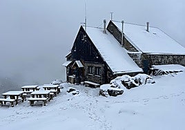 La nieve ha dejado espesores de hasta 20 centímetros en Collado Jermoso.