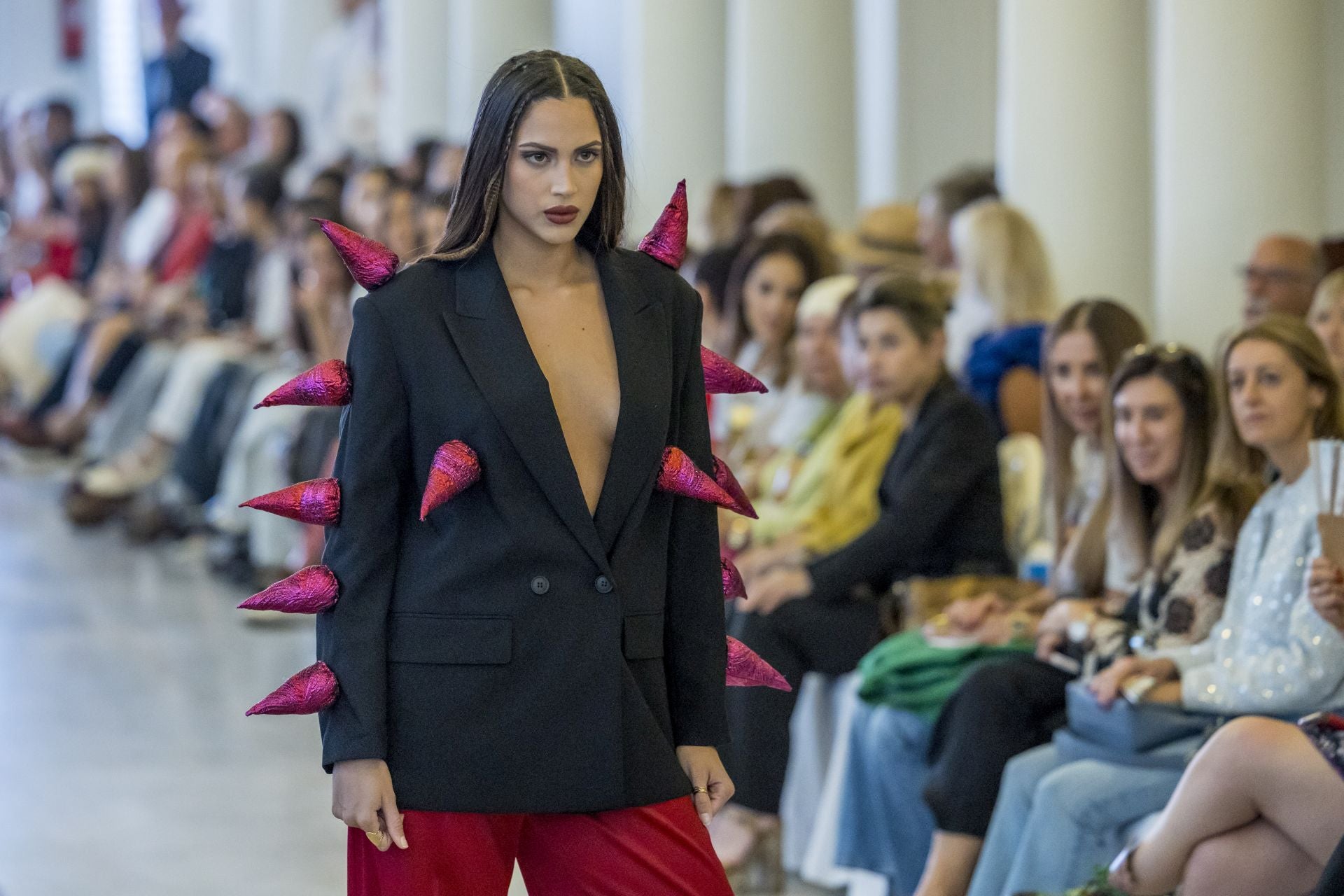 Angely Pérez, con una original chaqueta de las asturiana Cinthya Martínez Blanco.