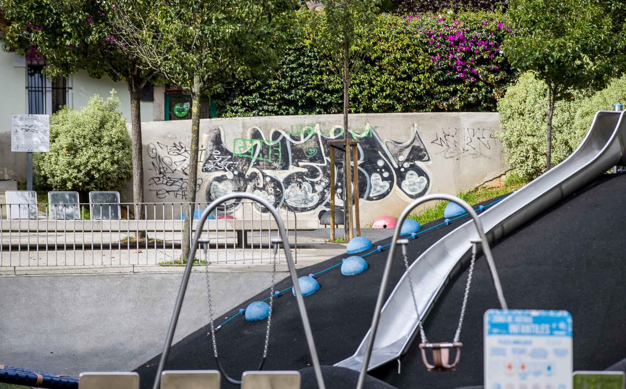 Un grafiti situado en la plaza Amaliach de Tetuán.